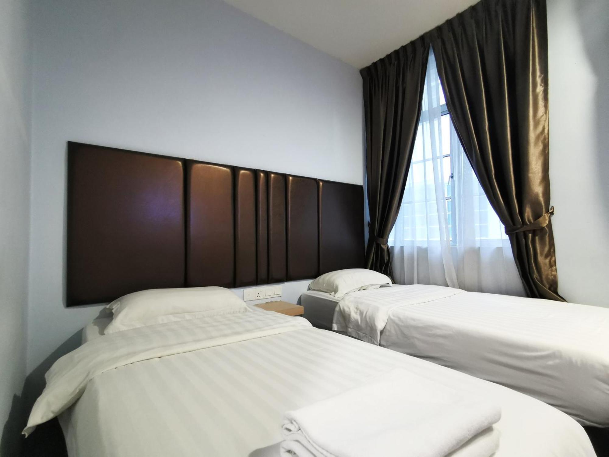 Zenz Hotel Kulai Exterior photo